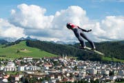 Der Horwer Gregor Deschwanden fliegt in Einsiedeln auf Rang 23. (Bild: Keystone / Urs Flüeler)