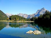 Klein und fein: der malerisch gelegene Arnisee, von wo aus man einen wunderbaren Blick geniessen und weitere Ausflüge unternehmen kann.