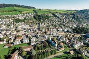 Rein optisch ist Kriens schon längst kein Dorf mehr – doch qualifiziert sich die Gemeinde als Stadt? (Bild: Philipp Schmidli (Kriens, 27. August 2016))