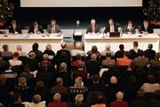 Die Gemeindeversammlung liegt den Baarern am Herzen: Sie stimmten gestern mit grosser Mehrheit gegen einen Einwohnerrat. (Bild: Werner Schelbert / Neue ZZ)