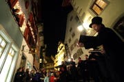 So sah das Chrööpfelimee-Singen 2008 in der Stadt Zug aus. Im Bild die Gruppe Nonebene. (Archivbild Christof Borner-Keller/Neue ZZ)