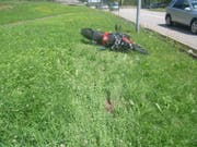 Der Fahrer dieses Motorrads zog sich beim Unfall Verletzungen zu und wurde in das Kantonsspital Uri gebracht. (Bild: PD)