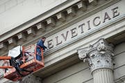Die Pflege des Hauses Schweiz ist eine anspruchsvolle Aufgabe, vor allem in Bundesratswahl-Zeiten. (Bild: Peter Schneider/Keystone (Bern 15. Dezember 2014))