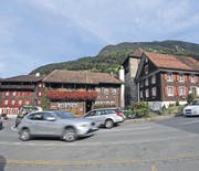 Die Urner Regierung hat sich entschieden: Auf der Klausenpassstrasse durchs Dorf Bürglen soll schon bald Tempo 30 gelten. Jetzt muss das Gericht den Fall neu beurteilen. (Archivbild Urs Hanhart)