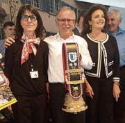 Franz Stadelmann mit seiner «Lieblings-Messemitarbeiterin» Renate Ulrich (links) und Volksmusikstar Monika Kälin (rechts). (Bild: Anja Glover)