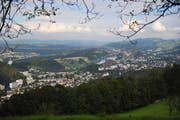 Der Radiosender Radio 3fach soll neu ab einer Antenne auf dem Sonnenberg senden können. Im Archivbild: Die Sicht vom Sonnenberg nach Luzern. (Archivbild Neue LZ)