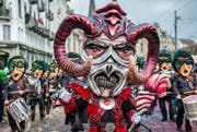 Welche Fasnacht ist die grösste der Schweiz: die in Luzern oder die in Basel? Der ewige Wettstreit wird auch auf Wikipedia ausgefochten. Aktuellster Eintrag: Luzern steht auf Platz 2. Und wo ist die Fasnacht besser? (Bild: Philipp Schmidli / Neue LZ)