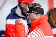 Freute sich am Samstag in der Männer-Abfahrt über Gold und Bronze: Swiss-Ski-Präsident Urs Lehmann. (Bild: Keystone/Jean-Christophe Bott)
