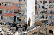 Gross ist die Zerstörung in der iranischen Stadt Sarpol-e Zahab in der Provinz Kermanschah. (Bild: Abedin Taherkenareh/EPA (13. November 2017))