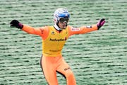 siegt in Einsiedeln: der Pole Maciej Kot (Bild: Keystone / Urs Flüeler)