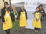Gaby Hauser-Zemp (Präsident Schweizer Tafel) mit Esther Thalmann, Yvonne Honermann, Gabriella Eichmann. (Bild: Mario Merola)