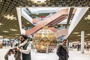 Es weihnachtet in der Mall – sicher auch zur Freude ausländischer Touristen. (Bild: Nadia Schärli (Ebikon, 20. November 2017))