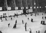 In den 1920er-Jahren wurde die Luftschiffhalle Tribschen als Eisfeld genutzt. (Bild: Stadtarchiv)