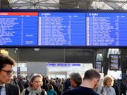 Zeigte heute Verspätungen an: Die neue Abfahrtstafel im Zürcher Hauptbahnhof (Symbolbild/Archiv) (Bild: /KEYSTONE/WALTER BIERI)