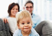 Die Fachleute der Mütter- und Väterberatungsstellen stehen Eltern bei der schwierigen Aufgabe der Kindererziehung zur Seite. (Bild: PD)