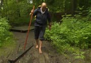 Aldo Berti wanderte mehr als 2000 Kilometer barfuss. Damit hat er den Weltrekord im Barfusswandern gebrochen. (Bild: Screenshot ard.de)
