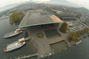 Wer das sanierte Dach des KKL bezahlt, ist weiterhin offen. (Bild: Archiv Neue LZ)