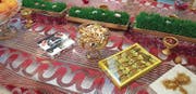 Reicher Gabentisch: Die Schweizer Schoggi ist eher neu im Iran, gehört aber mittlerweile auch zum Nowruz, dem Frühlingsfest der Iraner. 300 Millionen feiern das «neue Jahr» – analog «Ostern» im christlichen Kalender, teilweise mit denselben Symbolen.