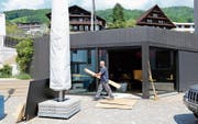 Das Café auf dem Dorfplatz öffnet am 6. Juni wieder. (Bild: Stefan Kaiser (Walchwil, 30. Mai 2017))