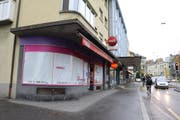 Das Lokal an der Maihofstrasse 34 steht seit Ende März leer. Nun steht fest: Anfangs 2018 soll wieder gekocht werden. (Bild: Oliver Schneider)