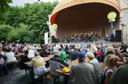 Konzertbesucher am Pavillon während des Luzerner Fests. (Archivbild Neue LZ)