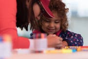 Kinder und Erwachsene konnten sich an Workshops kreativ austoben. (Bild: Sascha WaserMoosmatte 19BCH-61)