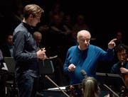 Der Meister und sein Schüler: Bernard Haitink und Vitali Alekseenok. (Bild: Peter Fischli/Lucerne Festival)