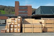 Die Firma Pfisterer Sefag, fotografiert im April dieses Jahres in Malters. (Bild Boris Bürgisser)
