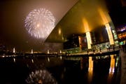 Das Neujahrsfeuerwerk am 1. Januar 2009. (Bild Philipp Schmidli/Neue LZ)