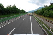 Die Unfallstelle auf der Autostrasse A8. (Bild: Kapo Obwalden)
