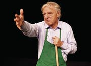 «No einisch!»: Emil Steinberger in seinem aktuellen Programm. (Bild: Niccel Steinberger)