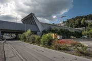 Das Südportal des Sonnenbergtunnels in Kriens mit der Grosshofbrücke. Bild: Nadia Schärli (6. September 2016)