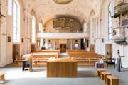 Während der Renovation werden Gottesdienste vorübergehend in der reformierten Kirche Vitznau und im Pfarrsaal stattfinden. (Bild: Roger Grütter (25. März 2017))