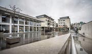 Der Adligenswiler Dorfplatz präsentiert sich nicht sehr attraktiv. Bild: Pius Amrein (17. Februar 2017)