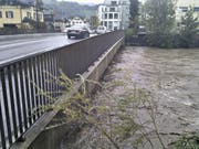 Muota bei der Brücke der Hauptstrasse in Ibach. (Bild: Leser Sascha Krähenbühl)