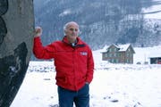 Norbert Stebler wird sein selbst gebautes Haus bald abbrechen müssen. (Bild Urs Rüttimann/Neue NZ)