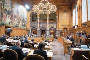 Mitglieder des Ständerats investieren mehr als 70 Prozent ihrer Zeit für die Arbeit im Parlament. (Bild: Anthony Anex/Keystone (Bern, 6. März 2017))