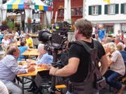 Kameramann,nicht gerade mit"leichtem Gepäck (Bild: Josef Müller)