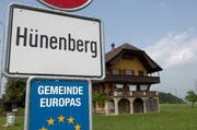 Die Ortseingangstafel der Gemeinde Hünenberg. (Bild: PD/zg.ch)
