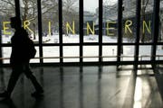 Bereits 2005 wurde an den Luzerner Schulen (im Bild die Kantonsschule Alpenquai) das Erinnern an den Holocaust grossgeschrieben. (Archivbild Esther Michel/Neue LZ)