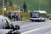 Nicht immer ist es hier so ruhig wie in den Schulferien. Vor allem morgens vor Schulbeginn herrschen an der Station Talacher gewöhnlich chaotische Zustände. (Bild: Stefan Kaiser (Baar, 5. Februar 2018))