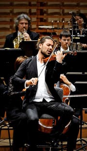 Geiger mit Barhocker: David Garrett. (Bild Nadia Schärli)