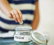 Wie viel Geld geht nach der Pensionierung ins Portemonnaie? Darüber streitet sich das Parlament. (Bild: Getty)