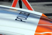 Beim Unfall verletzten sich die zwei Beteiligten leicht. Die Polizei sucht Zeugen. (Bild: Archiv / Neue NZ / Adrian Venetz)