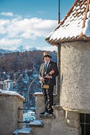 Güüggali-Zunftmeister Marco Wicki auf dem Männliturm. (Bild: Dominik Wunderli (Luzern, 11. Januar 2017))