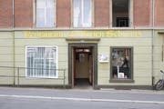 Eingang zum Restaurant zur Freien Schweiz. (Bild: Claude Hagen (Neue LZ))