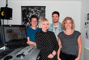Die vierköpfige Geschäftsleitung von Radio 3fach (v.l.): Kilian Mutter (Musikredaktor), Angela Meier (Marketingleiterin), neu Samuel Konrad (Programmleitung) und ebenfalls neu Kim Schelbert (Geschäftsleiterin). (Bild: pd)