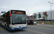 Fährt neu alle 7,5 Minuten zur Mall of Switzerland: Der vbl-Bus Nummer 23. (Bild: PD)