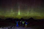 Lichtspektakel am Polarkreis: Lukas Wallimann, Sandro Halter, Robert Eberli und Jonas Blum unter Nordlichtern. (Bild: Jonas Blum)