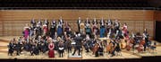 Das Ensemble Corund unter Stephen Smith verzauberte mit dem Musikkollegium Winterthur im KKL das Publikum. (Bild: Sayuri Jäggin-Takahama (26. Dezember 2017))